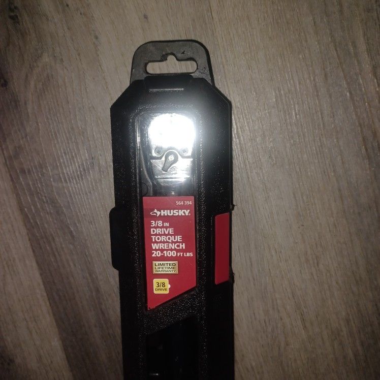 Husky 3/8 In Drive Torque Wrench 20 - 100 Ft Lbs