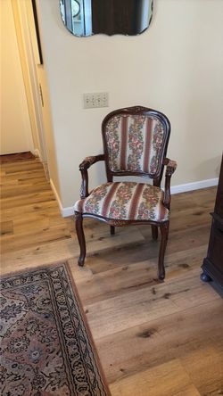 Lovely upholstered French Provencial style Chair