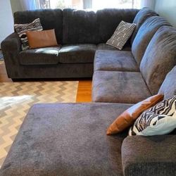 Living Room Stylish Sectional!