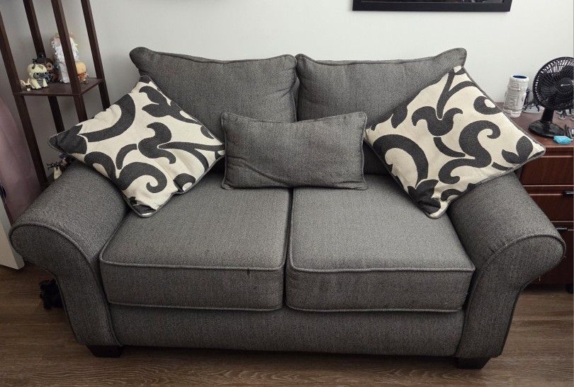 Colette Loveseat by Kroehler - Dark Gray Herringbone
$60 OBO