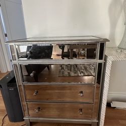 Mirrored drawer