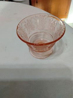 Normandie pink depression glass sherbet dish.  Bouquet lattice design.  Like New