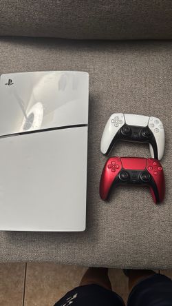 PS5 and controllers (check description)
