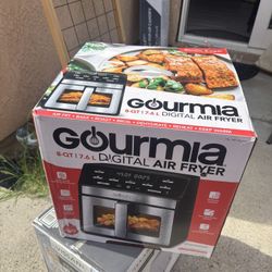 Gourmia Digital 8 qt Air Fryer, Black - Window, Light