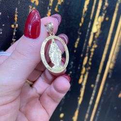 10k VIRGEN MARÍA CHARM 
