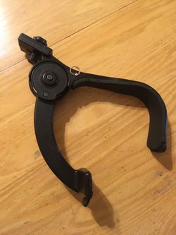 Camera shoulder mount