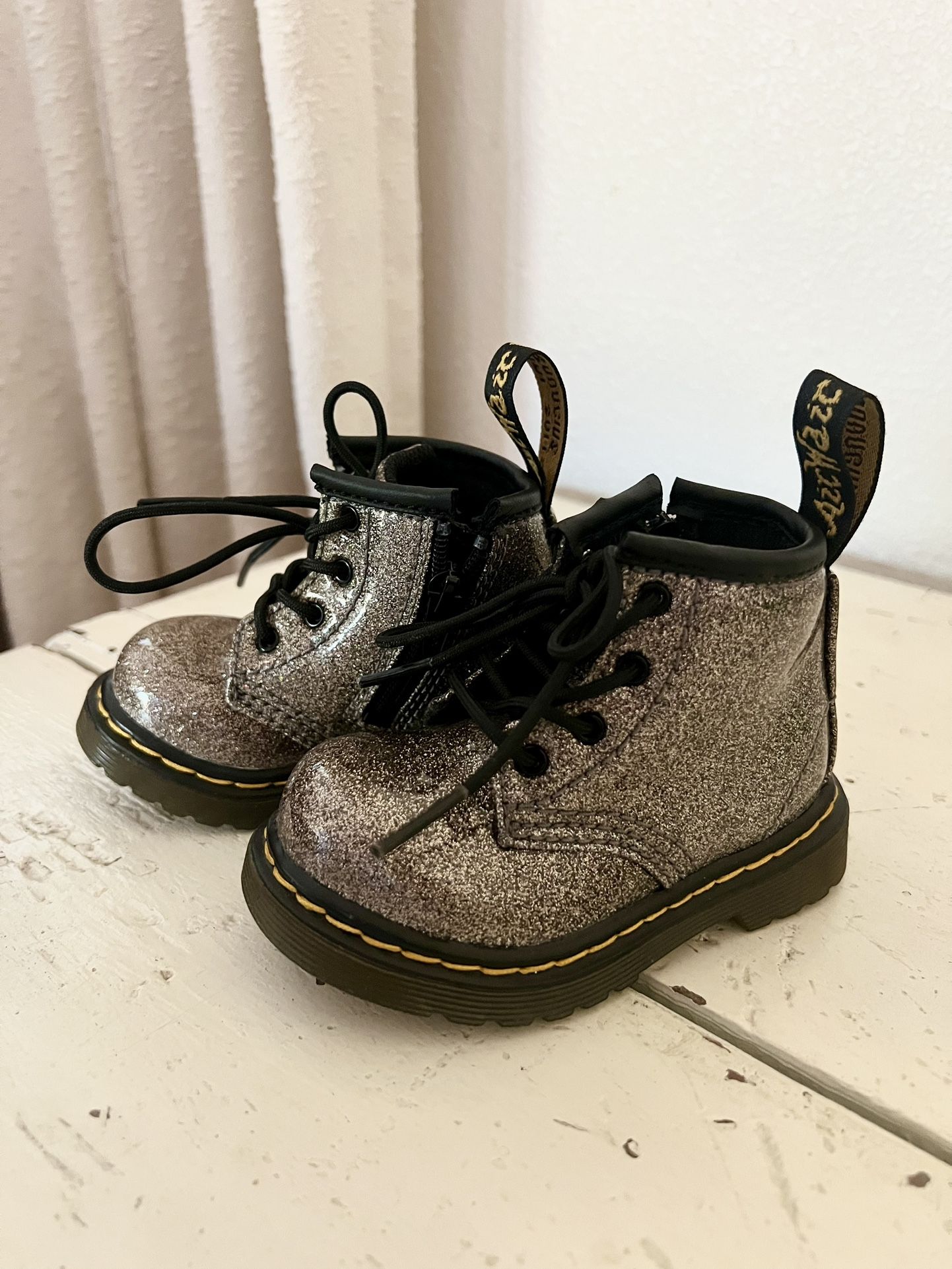 Dr. Martens Infant/walker Size 4