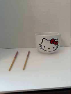 Silver Buffalo Hello Kitty 20oz Ceramic Ramen Bowl Set with Chopsticks