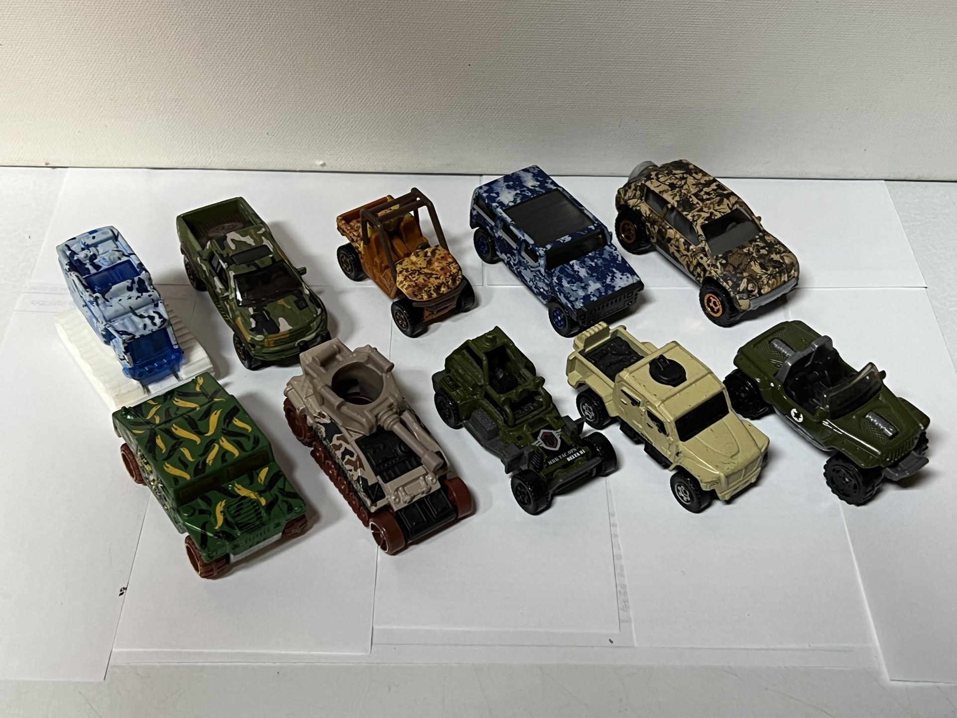 Hot wheels And Matchbox Diecast Army Cars Tanks Jeeps  Snowmobile 
