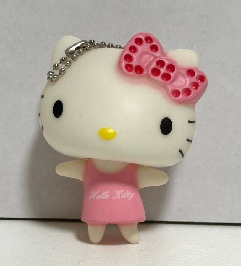 Vintage Collectible Sanrio Hello Kitty Key Chain Ring Charm