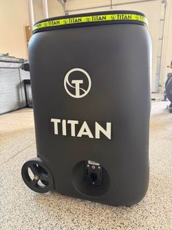 Titan One Pickleball Machine Bundle