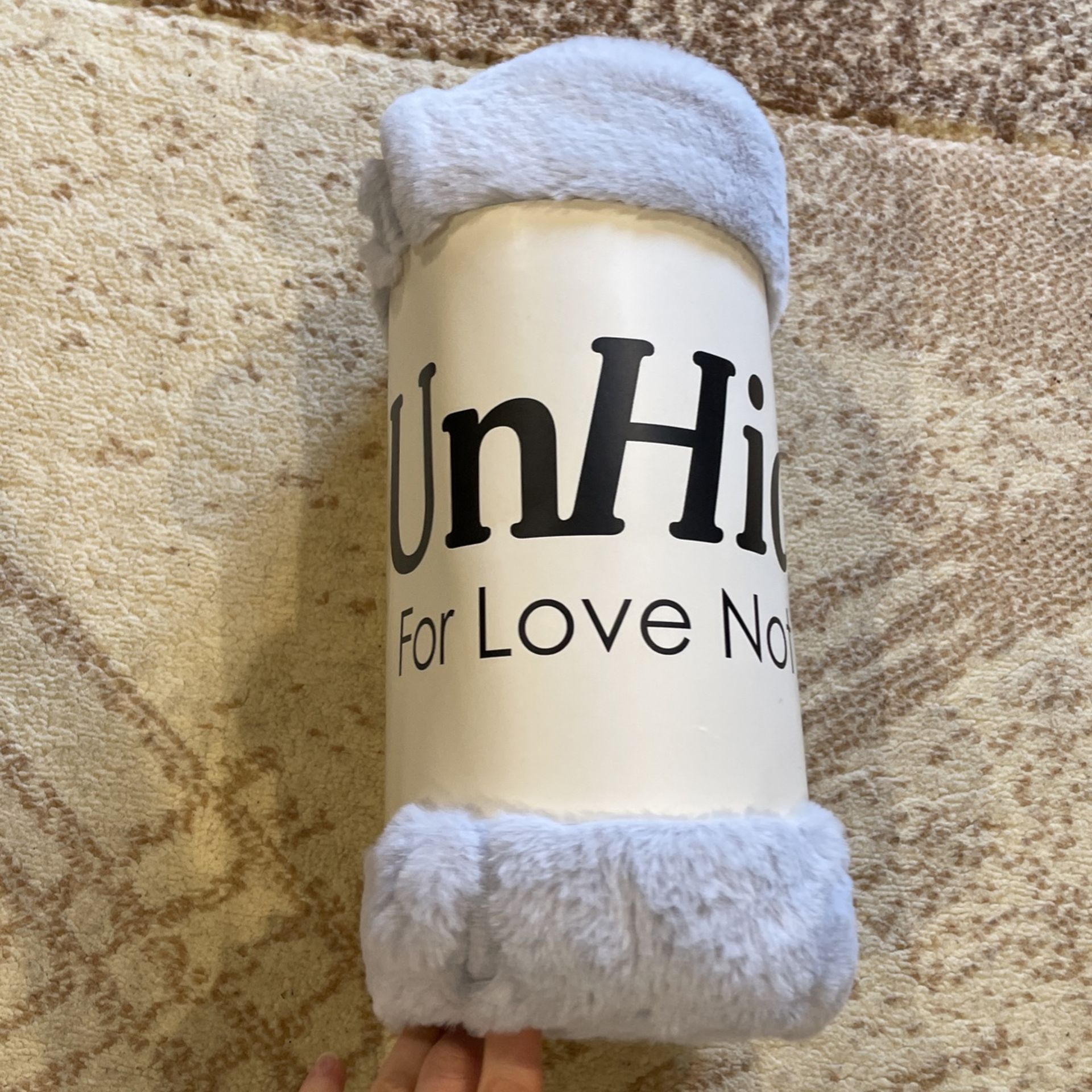 Unhide Blanket for Sale in Everett WA OfferUp