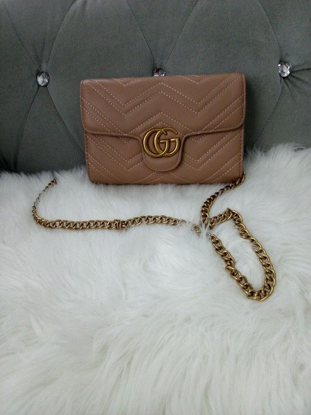 Purse. Bag. Shoulder Bag. Handbag. Tote.