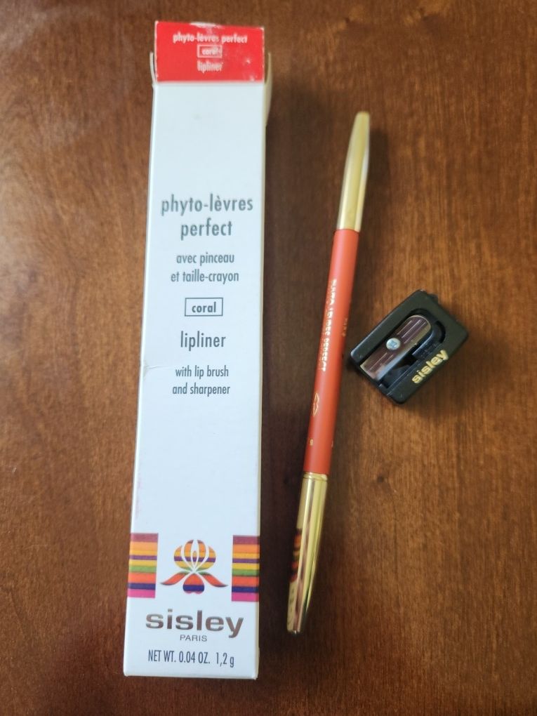 Lipliner W/ Lip Brush And Sharpener 