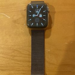 Apple Watch Series 5 44mm GPS ONLY