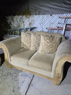 Couch set