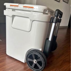 Yeti~48~Wheeled~Roadie~Cooler