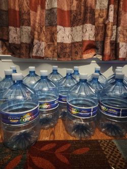 4 gallon water refill container ( empty)