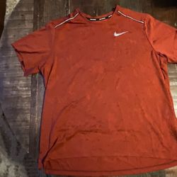Nike Element Shirt Mens Xl Red Crew Neck Lightweight Stretch Nike Running Never Used