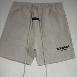 Essentials Shorts 