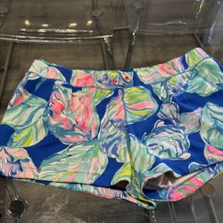 Lilly Pulitzer Luxletic Britton Scuba Short.  XL