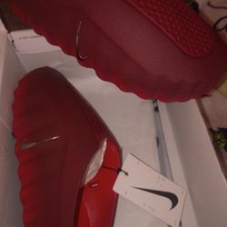 Burgundy W Red Nike Mind Slippers Size 11