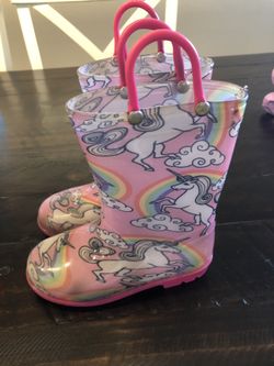 Toddler size 11 rain boots