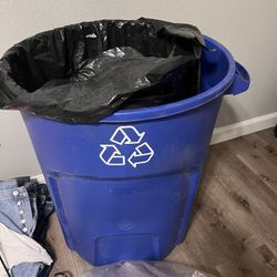 Recycle Bin With Lid 