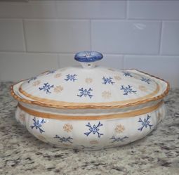 Temp-tations by Tara "Provance Morning Glory" lidded casserole dish
