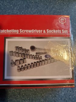 TOOL BENCH 40 PIECE SOCKET SET SAE& METRIC NEW IN PLASTIC 