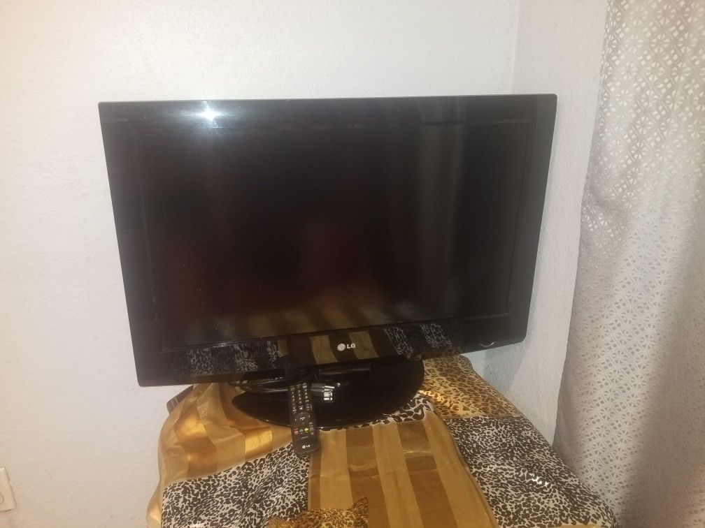 TV LG (1080) 32 pulg