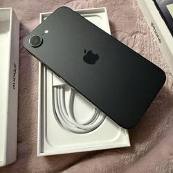 iPhone 16e Cricket only!