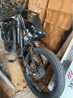 EAHORA ELECTRIC  XC300 BIKE BLACK NO CHARGER NO KEYTO REMOVE BATTERY