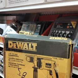 DEWALT 1/2" (13 mm) HAMMERDRILL 