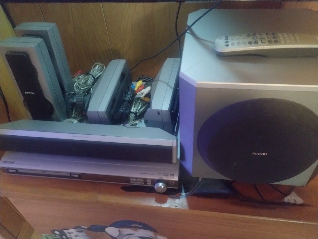 Phillips Entertainment Surround Sound