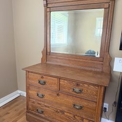 Dresser With Mirror 🪞 