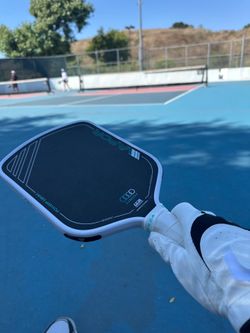 11six 24 vapor power 2 pickle ball paddle