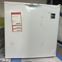 NEW Upright Freezer 1.1 Cu Ft, Scratch and dents, BOOMwarehouse