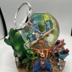 Vintage 1998 A Bugs Life Waterglobe Music Box