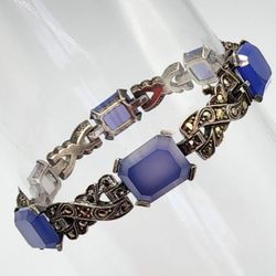 Measures 7 inches.(L9)13