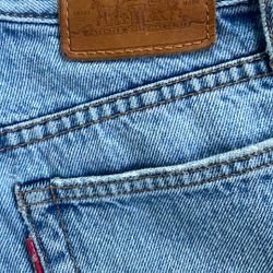 Women’s Levi’s Size 23 (wedgie)