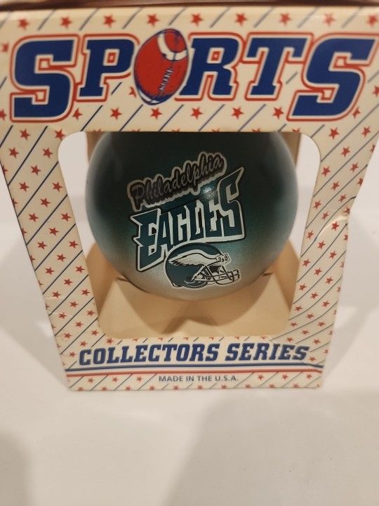 Philadelphia Eagles NFL Vintage Christmas Ornament with 1976 Logo