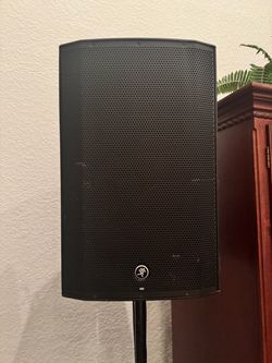 Full PA System – Pair of Mackie Thump15A + Pair of Harbinger V2318S 18" Subs + Stands