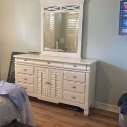 Off White Dresser Good Condition Baldwin Park 32814