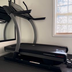 NordicTrack X22i Incline Trainer Treadmill – 22 Screen – Excellent Condition