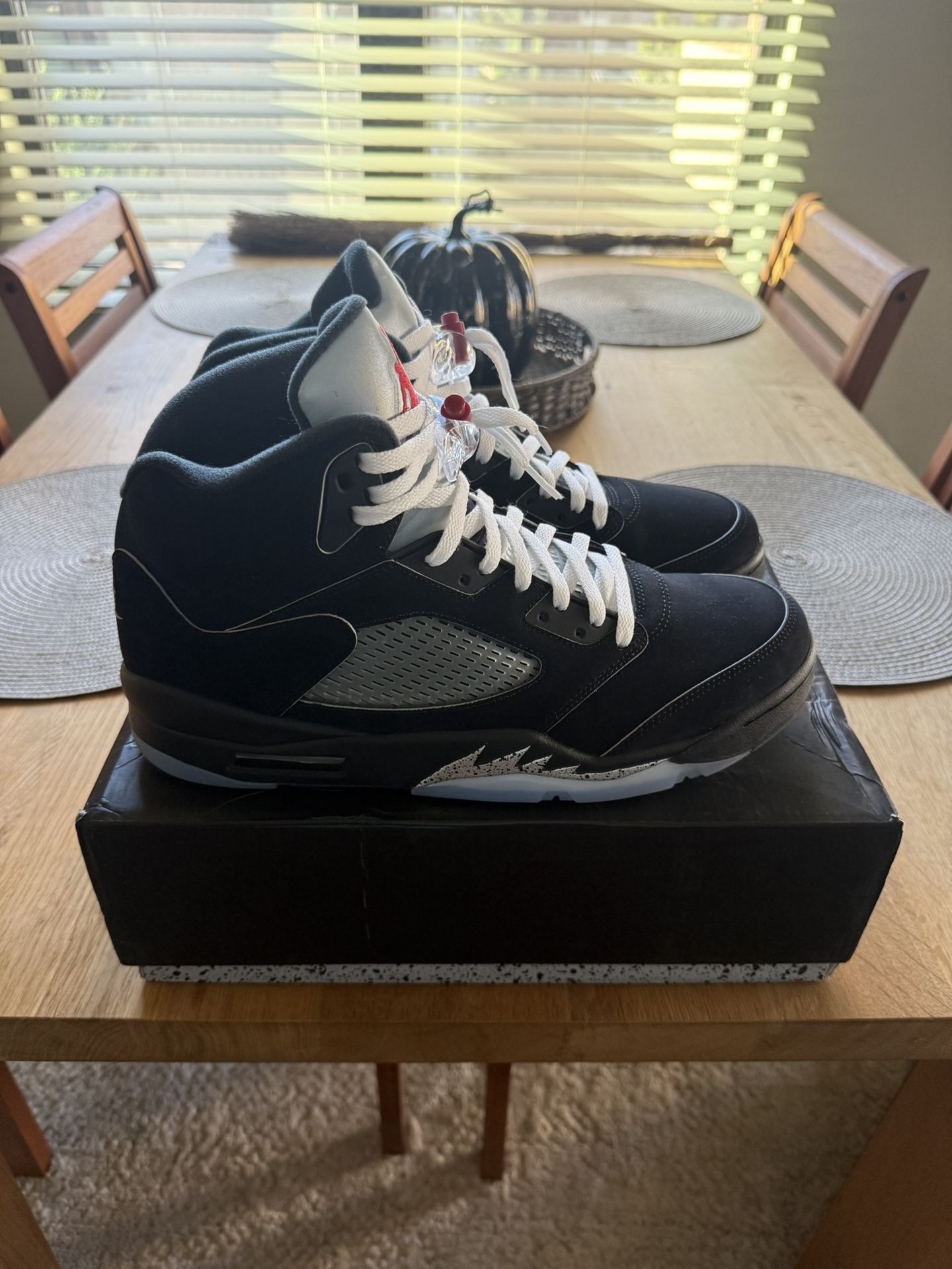 NIKE AIR JORDAN RETRO 5 BLACK METALLIC REIMAGINED