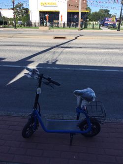 eScooter with seat and basket (New, not used)