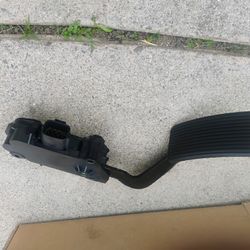 Gas Pedal Ford F250- F 450 Heavy Duty 2002 To 2007