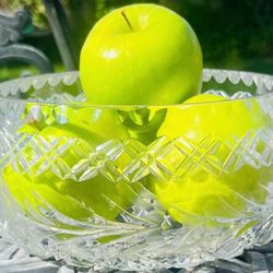 Crystal Fruit Bowl Centerpiece Clear Cut Glass Starburst Heavy 7”