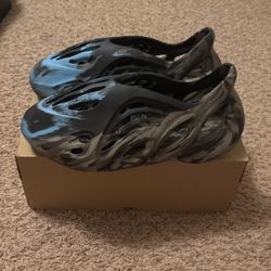 Adidas Yeezy Foam Runner “MX Cinder”